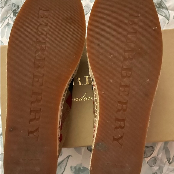 Burberry Women's Icon Stripe Espadrille Flats - Picture 3 of 3